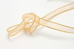 WSTĄŻKA ORGANZA 7MM BEŻOWA ZŁOCONY BRZEG