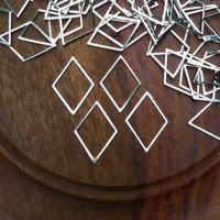 Geometric metal frame, silver, diamond mid 1.9x2.7cm, 4 pcs