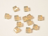 SWAROVSKI CUBE 6 MM SAND OPAL