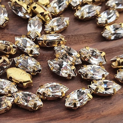 Kryształki Preciosa MC navette 8x4 mm w oprawie, Crystal, w złocie, 1 szt.